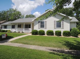 305 W Spring Ave, Greenville, IL 62246