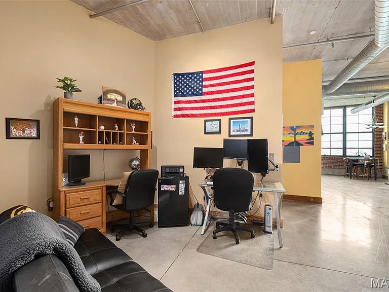 2323 Locust St #308 — Photo 18