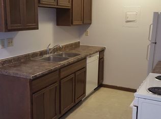 Le Chateau, Waterloo, IA 50701