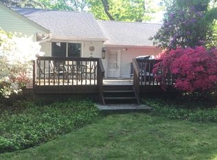 18 Essex Dr, Tenafly, NJ 07670