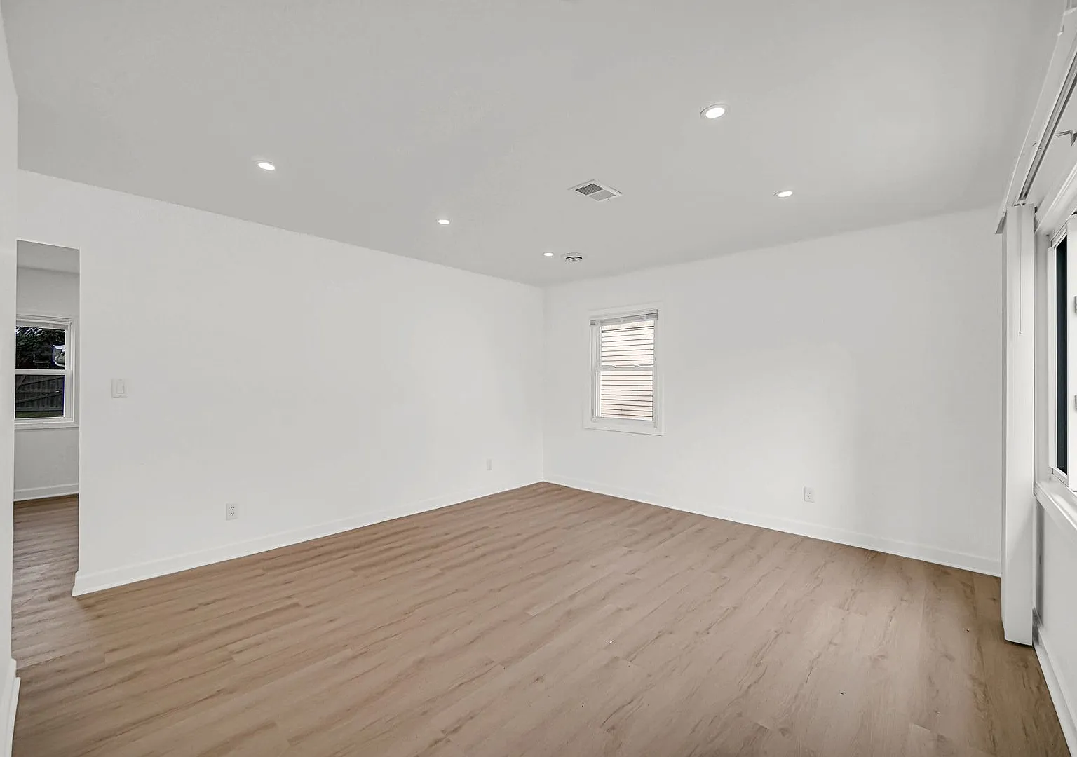 3 Bedroom 1 Bathroom House for Rent! — Photo 4