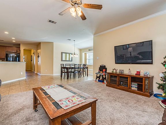 5th image of 236 Carrington Dr