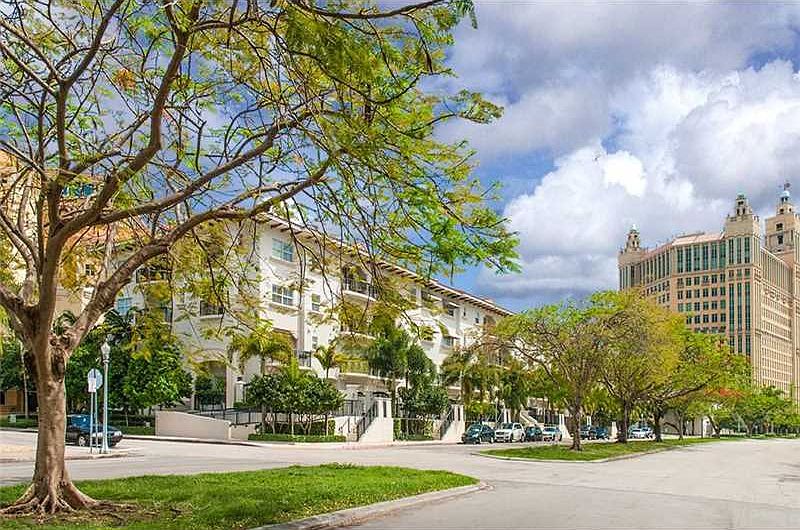 2nd image of 50 Alhambra Cir APT 103