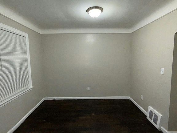 5th image of 7701 Vaughan St