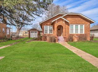 1005 N 4th St, Sayre, OK 73662