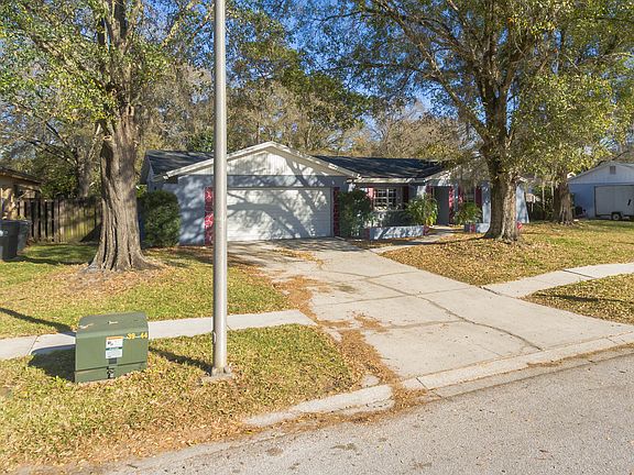 5th image of 13825 Cherry Brook Ln