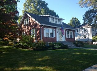 27 Parklawn Rd, West Roxbury, MA 02132