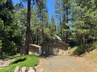 6001 Calico Ct, Pollock Pines, CA 95726