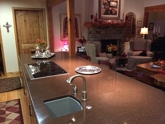 Kitchen/Bar