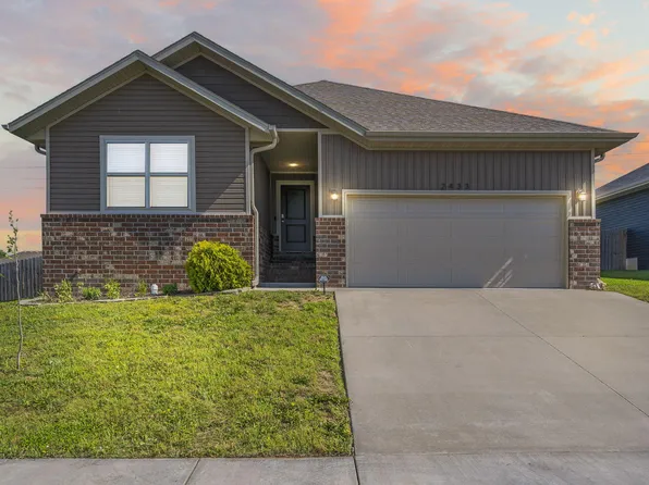 2433 W Twin Lakes Drive, Springfield, MO 65803