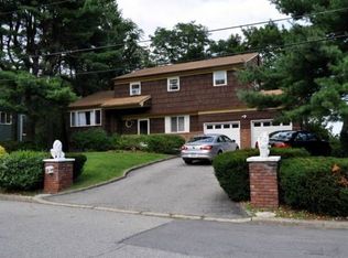 91 Sky Meadow Pl, White Plains, NY 10607