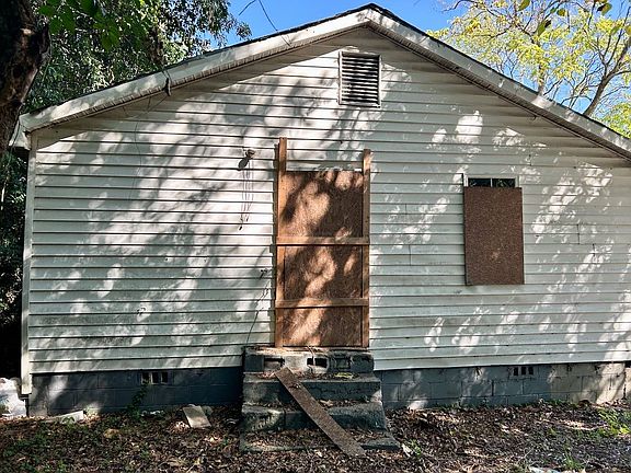 5th image of 130 Shannon St
