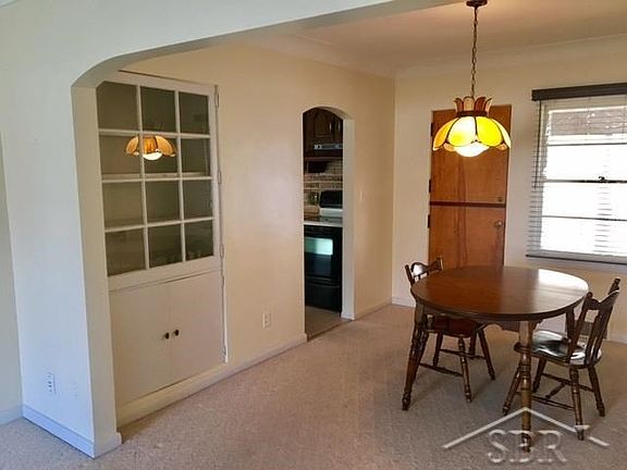 3rd image of 4047 Louise St