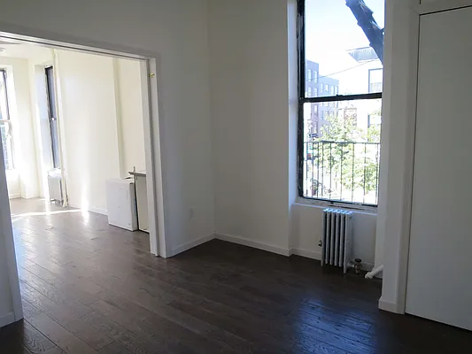 Rented by 50 Stanhope LLC | media 46