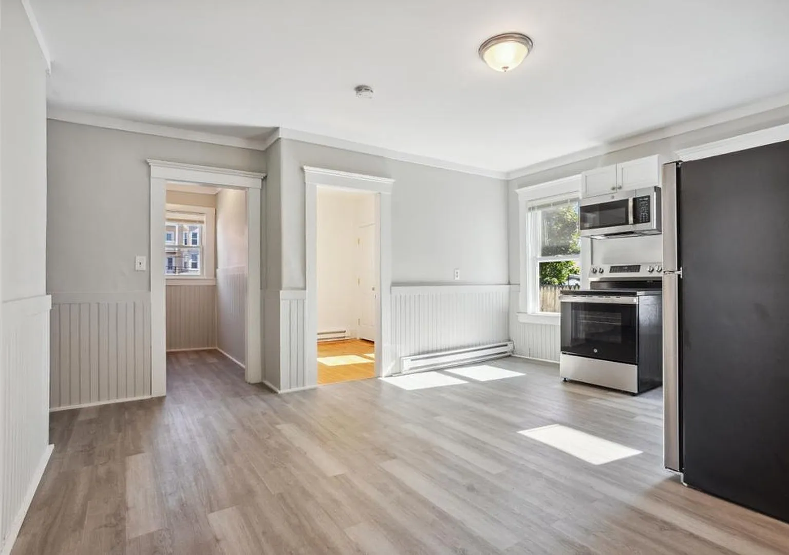 33 Jackson — Photo 1