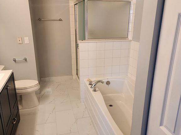 5th image of 334 S Fieldstone Ct #334