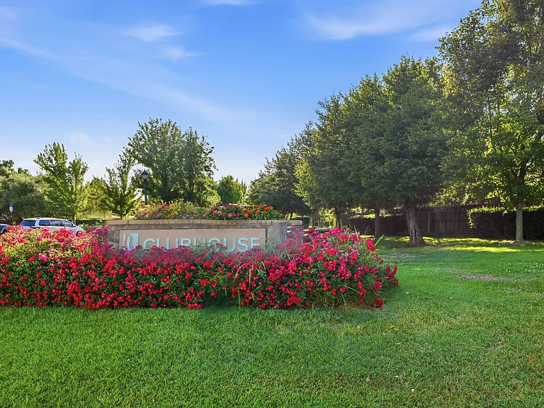 425 Regatta Ln #103-00 — Photo 40
