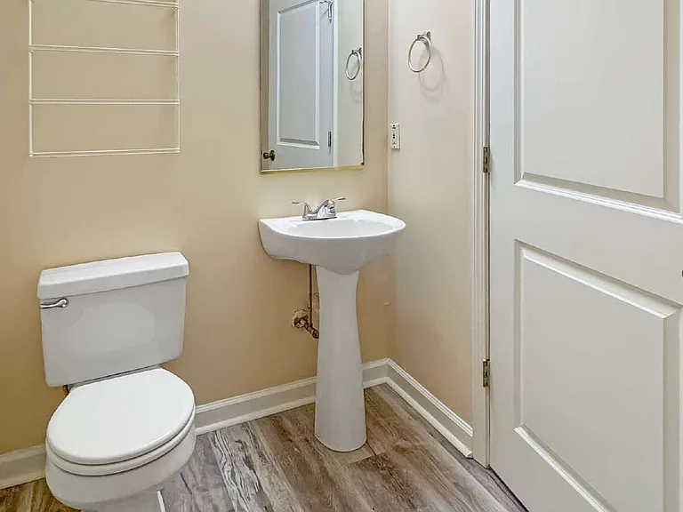 4801 Victoria Ct — Photo 9