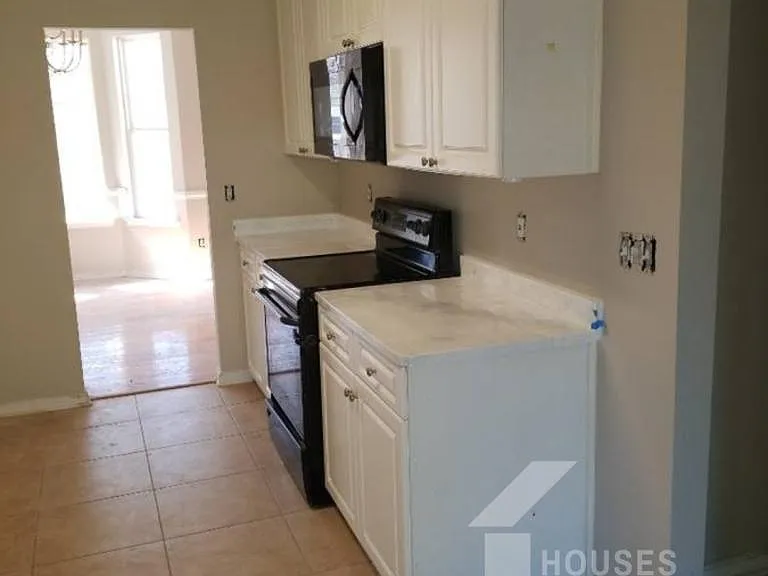 210 Stapleford Park Dr — Photo 6