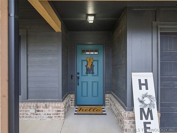 3rd image of 13827 S Quincy St