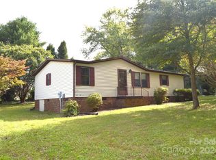 613 Lewis Ferry Rd, Statesville, NC 28677