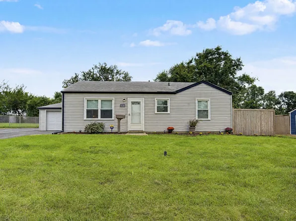 1802 Innercircle Dr, Crest Hill, IL 60403