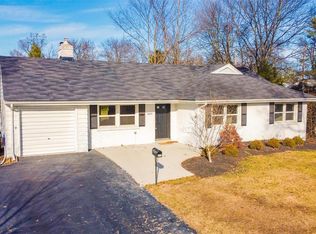 889 Warwick Ln, Saint Louis, MO 63122