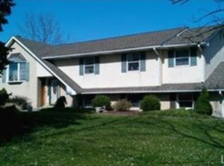124 Moorestown Dr, Bath, PA 18014