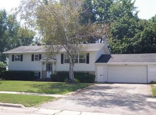 500 Orchard Dr, Oregon, WI 53575