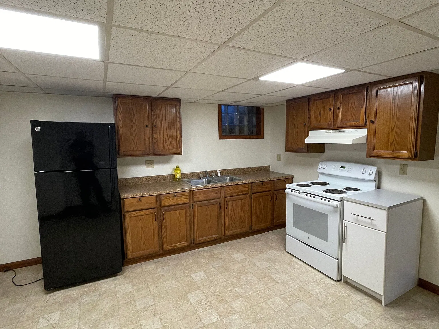 3 bed, 1.0 bath, 1100 sqft, $1,200 — Photo 1