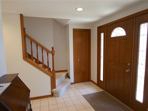 4th image of 6 Cherrywood Dr
