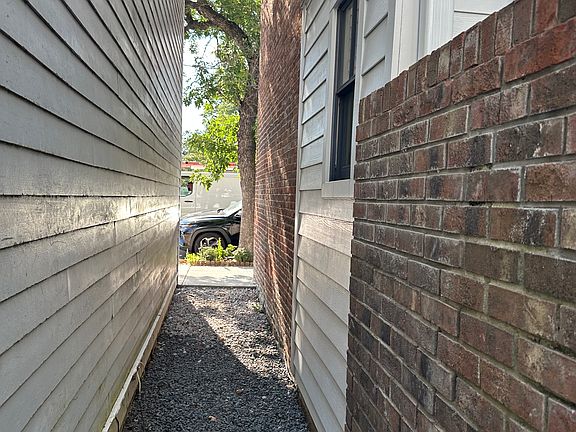 2nd image of 214 S Henry St #214B