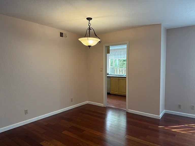 1681 Countrywood Ct — Photo 4
