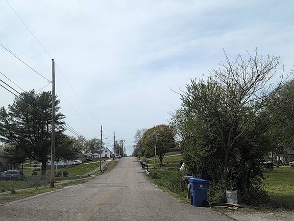 5th image of 411 N Chamberlain Ave