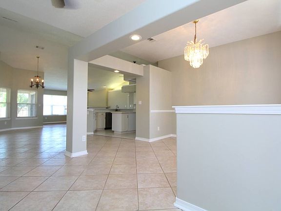 2nd image of 2042 Hamilton Crossing Dr