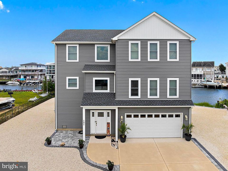 1st image of 151 E Raritan Dr