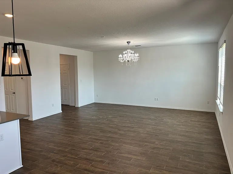 108 Bennington Dr — Photo 9