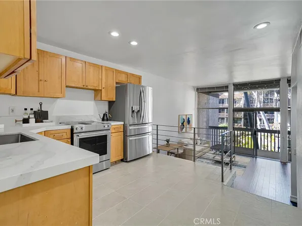 7231 Marina Pacifica Dr S, Long Beach, CA 90803