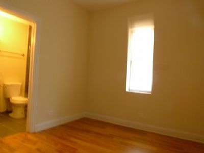 5th image of 1224 W Argyle St APT 3