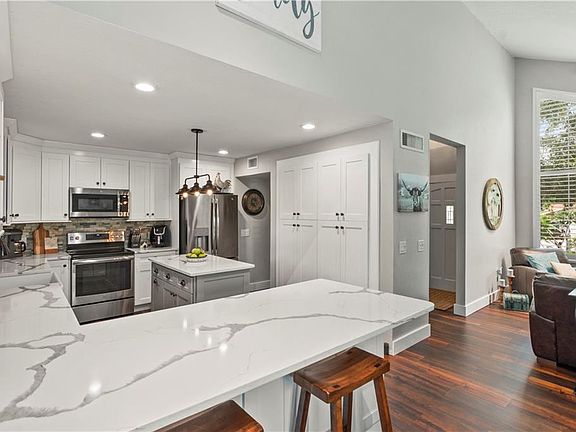 3rd image of 2737 Nova Dr