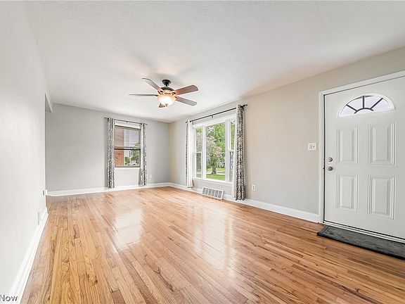 5th image of 5368 Strawberry Ln