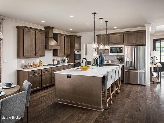 5th image of 6821 Meadows Bend Ct