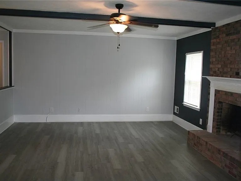 2075 Pinewood Dr — Photo 6
