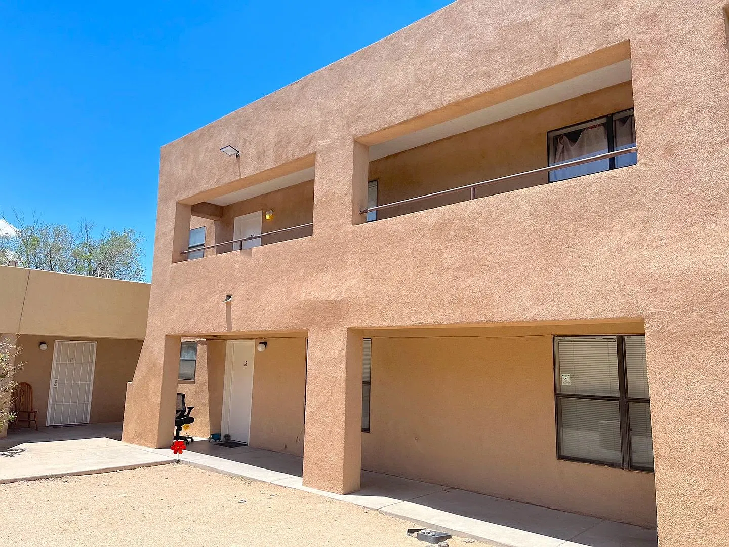 2 bed, 1.0 bath, 1050 sqft, $975 — Photo 3
