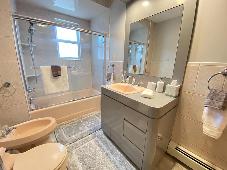 247 Montclair Ave — Photo 20