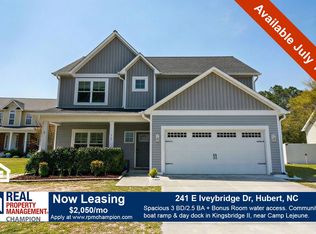 241 E Ivybridge Dr, Hubert, NC 28539