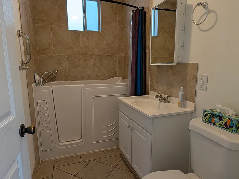 6206 Cahuenga Blvd — Photo 12