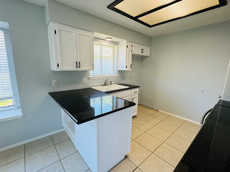214 Portsmouth Dr — Photo 22