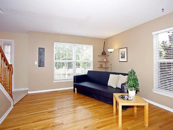 Living Rm - Hardwood Flrs