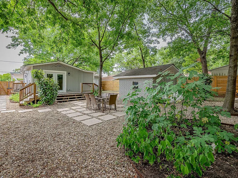 2404 Oak Crest Ave — Photo 28